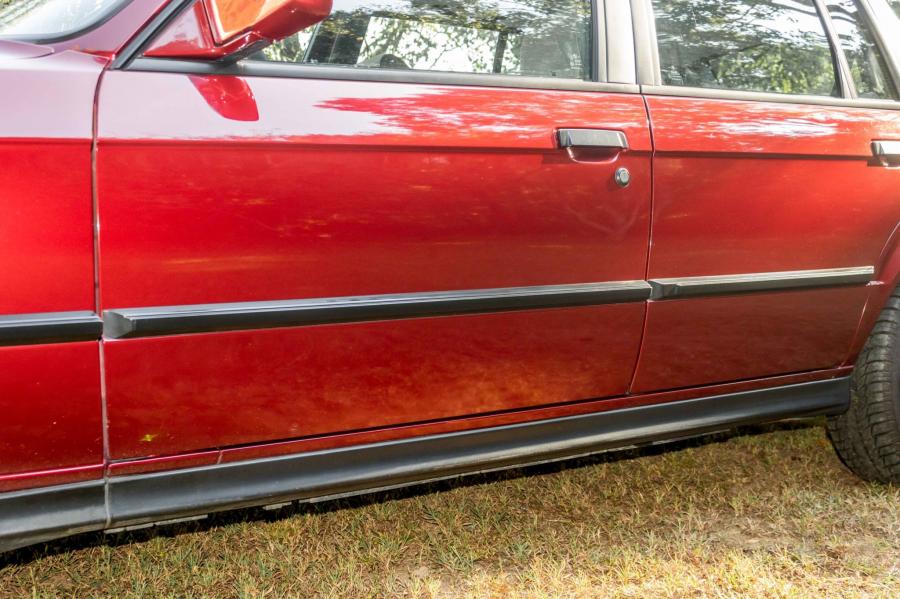 Детали экстерьера BMW 324td Touring (E30) 1991 года  (NA) (фото 16 из 94)